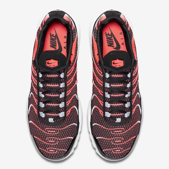 Nike Air Max Plus Hot Lava - Picture 2 of 7